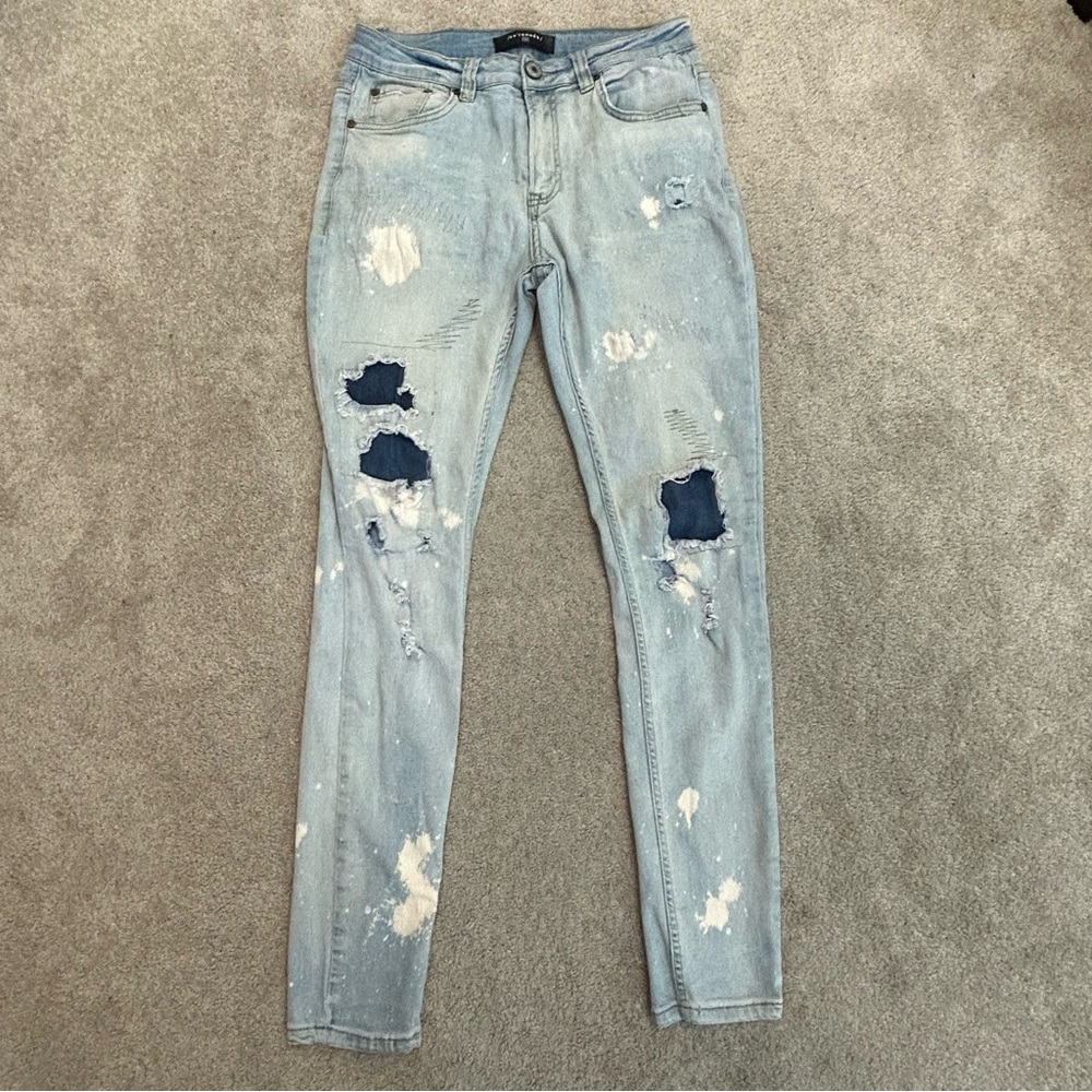 Serenade light washed distressed torn jeans Sz 31